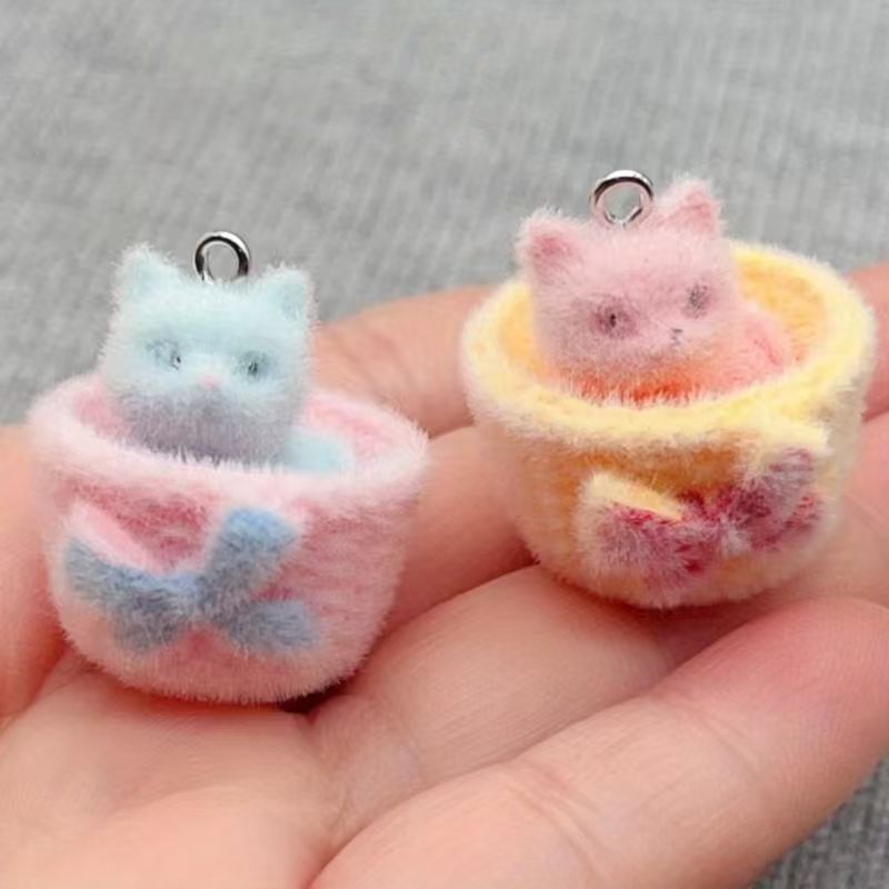 Resin Art Handmade - 4pcs 3D plush resin cat pendant,