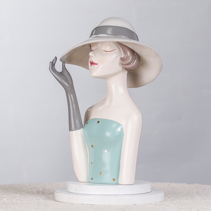 Resin Art Instagram - Instagram Style Girl Sculpture - Nordic