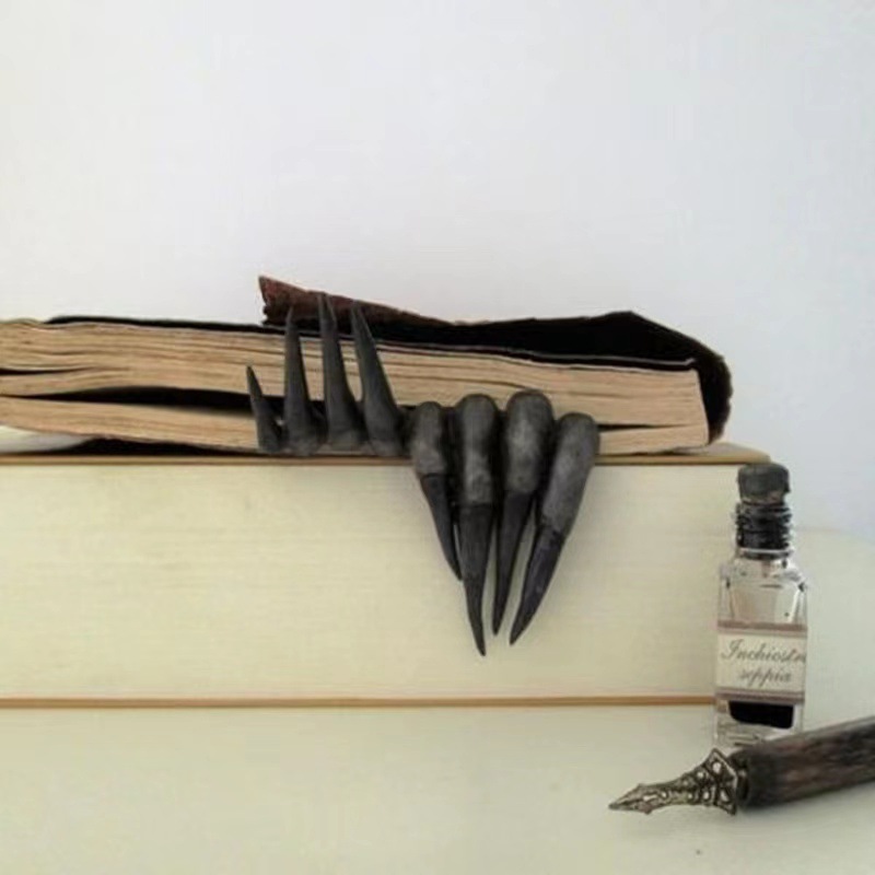 Gothic Devil Claw Bookmark Res - Resin Art Bookmark 评论和价格